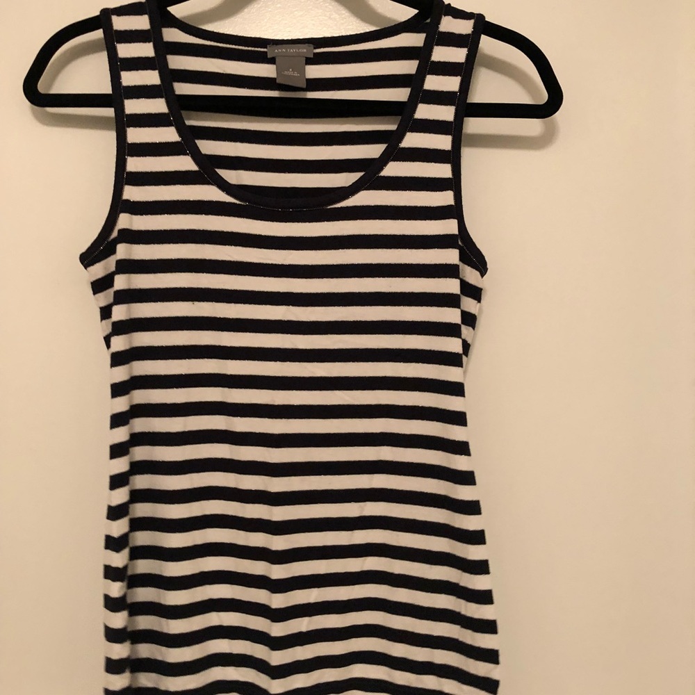 Sleeves-less T-shirt